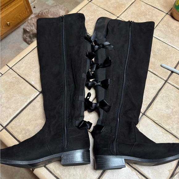 Torrid Boots-7W with wide calf tall with bows-black suede - Picture 3 of 8
